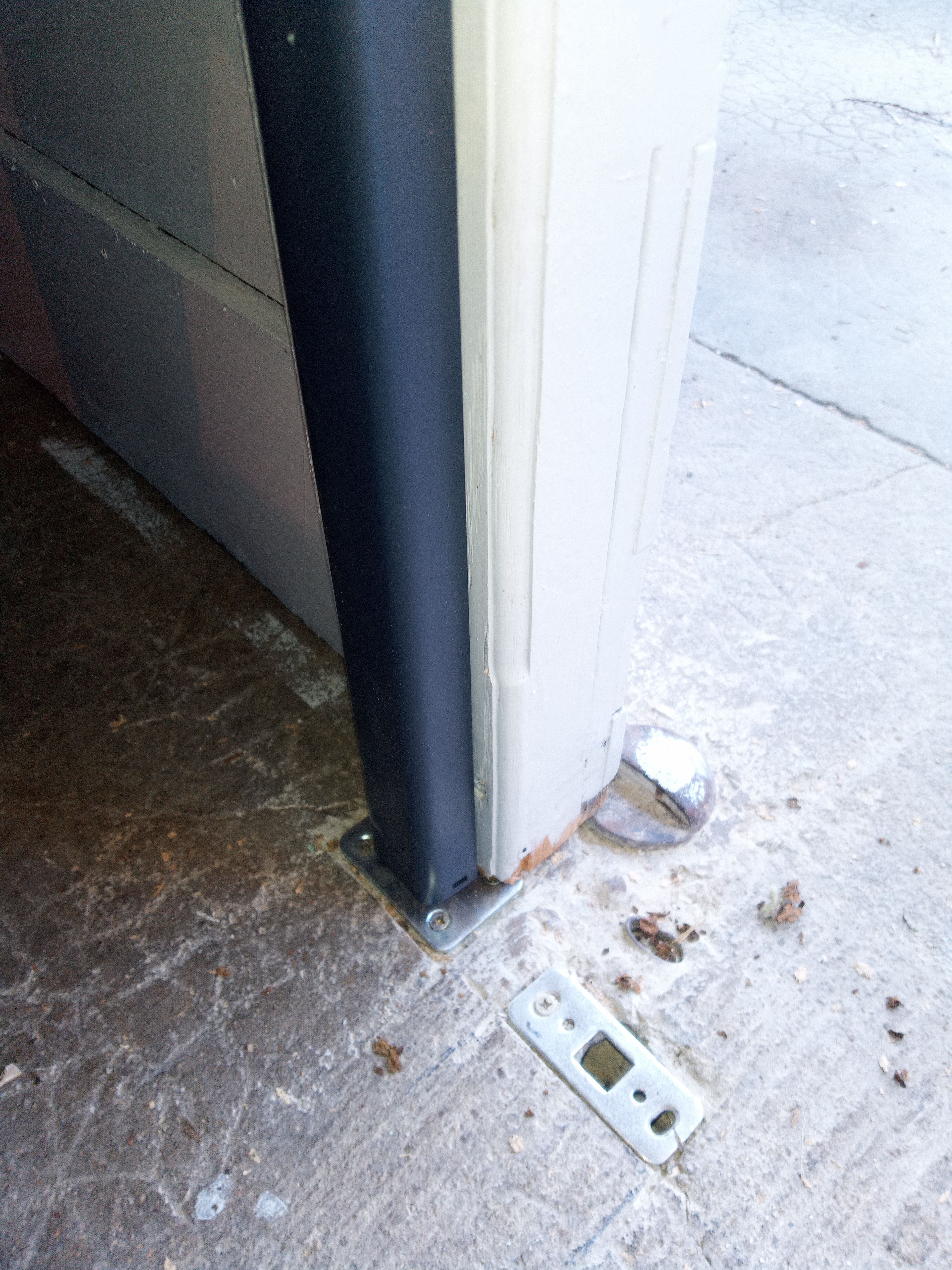 Fermeture garage artisan menuisier